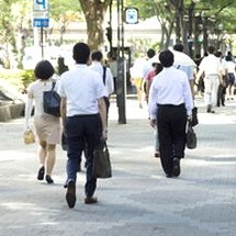 常備　日常　持ち歩く　グッズ　アイテム　品物　品　一次持ち出しグッズ　最初　避難　自宅　緊急　安全　安心　便利　備え　防災　災害　対策　避難　場面　場合　ケース　準備　必要　用意　グッズ　セット　チェックリスト　地震　大雨　台風　土砂崩れ　土石流　確認　震災　便利　一覧　水害　津波